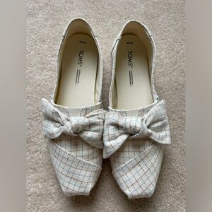 Tom’s flannel bow alpargata 8.5 cream fall